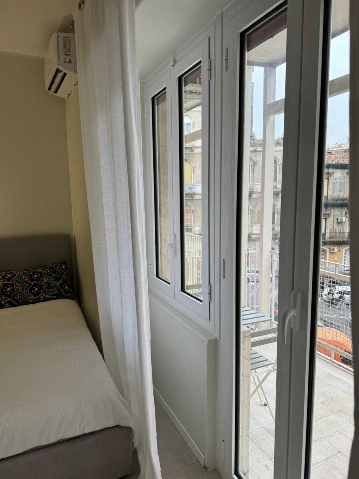 Hotel Dimora Dei Vespri 1 Catania Esterno foto
